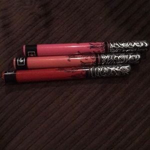 Three KVD everlasting liquid lipsticks.